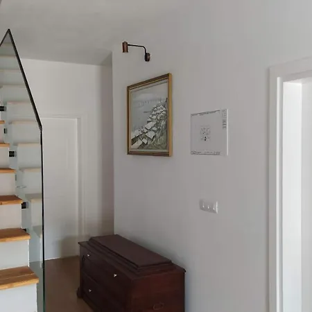 43 Guest house *