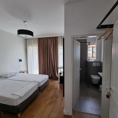 43 Guest house *