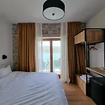 Πανσιόν 43 Lini