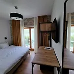 43 Πανσιόν 4*